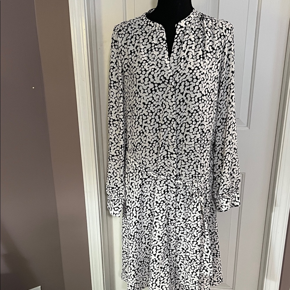 NWT - Banana Republic Navy & White Printed Long-Sleeve Shift Dress with Belt